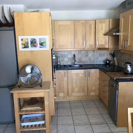 T4 Avec Piscine, 3 Chambres, Jardin, Parking Prive, Proche Commerces Et Plage, 8 Couchages - Fr-1-81-296